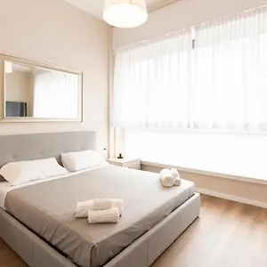 https://sweet-inn-via-torino.it-lombardy.com